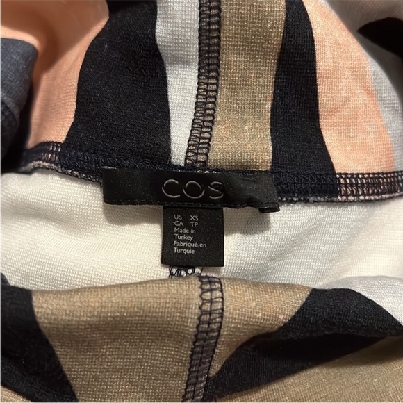COS Geometric Print Long-sleeve Turtleneck Top Size XS - Picture 7 of 9
